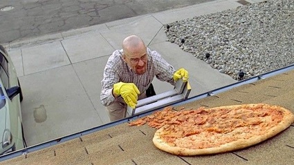 I fan lanciano pizze sul tetto di casa White ma gli autori dicono BASTA