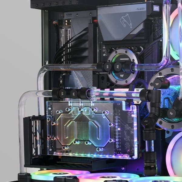Thermaltake – Innovazione nel raffreddamento a liquido
