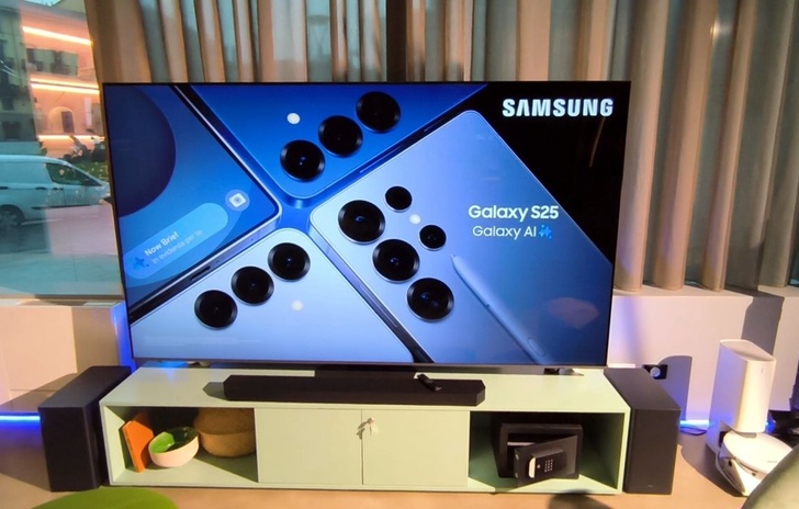 Galaxy S25 Primo incontro con gli smartphone Samsung 2025