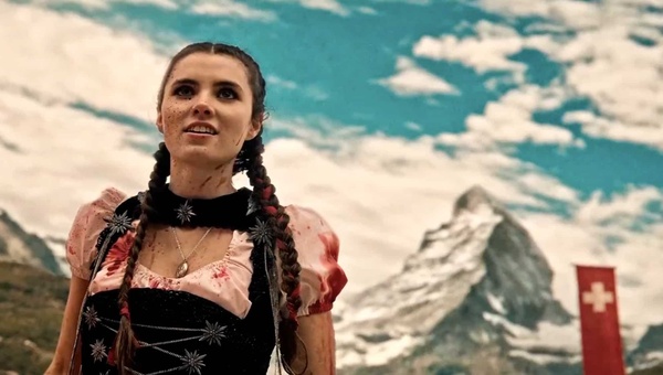 Mad Heidi: la recensione del film trash di Prime Video ambientato in una Svizzera distopica