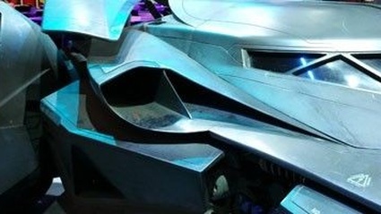 La nuova Batmobile si mostra in tantissime foto dettagliate
