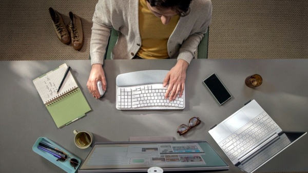 Logitech - Nuove tastiere Wake Keys