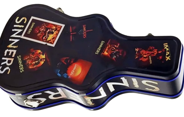 Sinners torna in salacon la custodia per chitarra