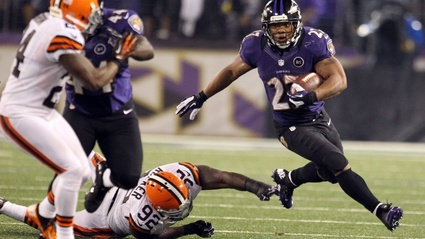 Picchi una donna? Ti togliamo dal gioco!