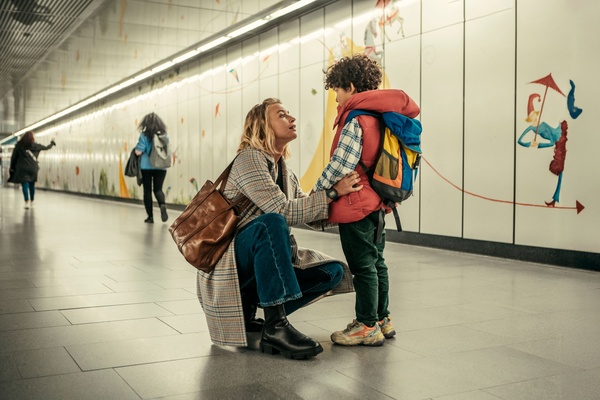 Exterritorial - Oltre il confine della verosimiglianza, con la peggior finta combattente di sempre