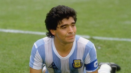 Maradona vs Konami: he wins, fatality!