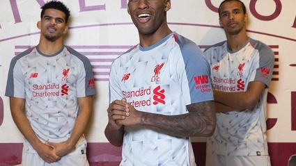 Il Liverpool svela la terza maglia su PES