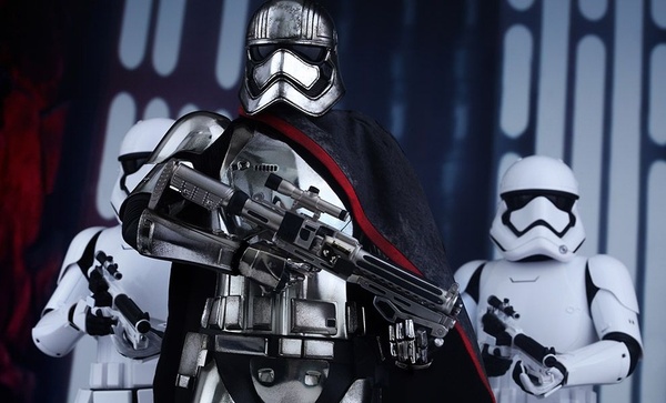 Gwendoline Christie conferma! Il Capitano Phasma sara in Star Wars: Episodio VIII