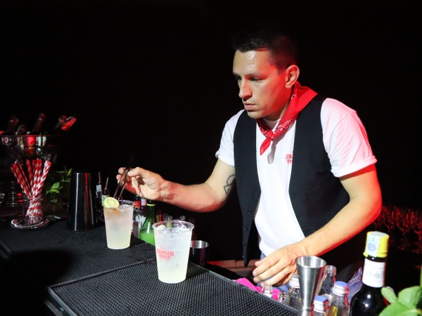 Selfie dal Sottosopra: visitiamo insieme il Stranger Things Store di Milano