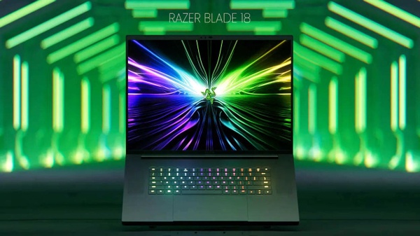 Razer Blade 18 - Laptop gaming piu potente, veloce e sottile