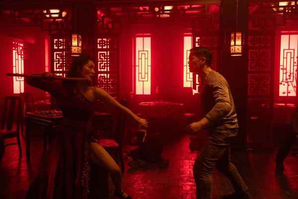 La città proibita, recensione: come Gabriele Mainetti regista di mazzate in Italia nessuno mai