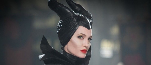 Box office stellare, curiositA  e clip video su Maleficent!