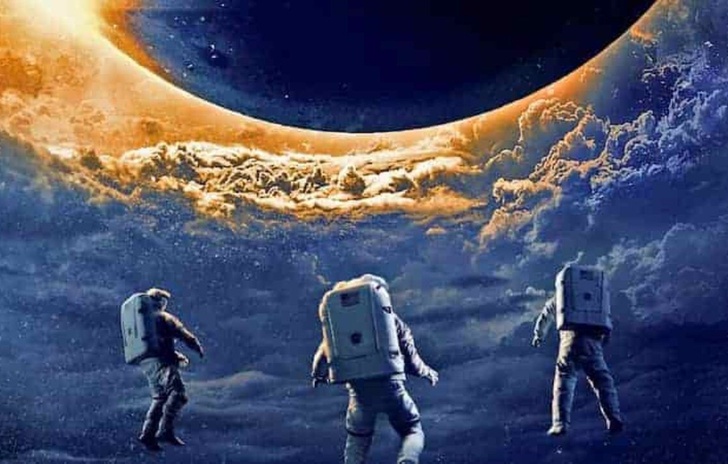 Moonfall Laltro lato oscuro della Luna