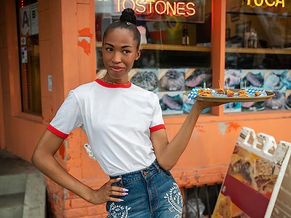 Gli orrori di Dolores Roach, una commedia macabra farcita di sorprese