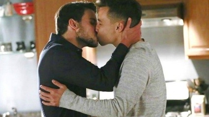 Rai2 censura una scena di sesso gay in Le Regole del Delitto Perfetto ed e subito polemica