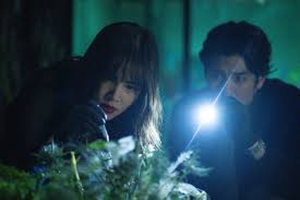 Dalah: Death and the Flowers, l’affascinante serie thailandese di Netflix