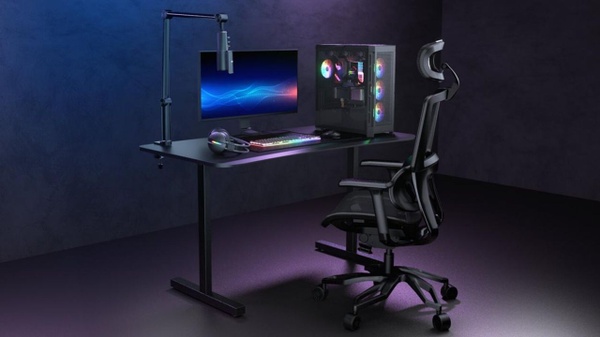 Fobos 150 - Nuovo gaming desk di Cougar