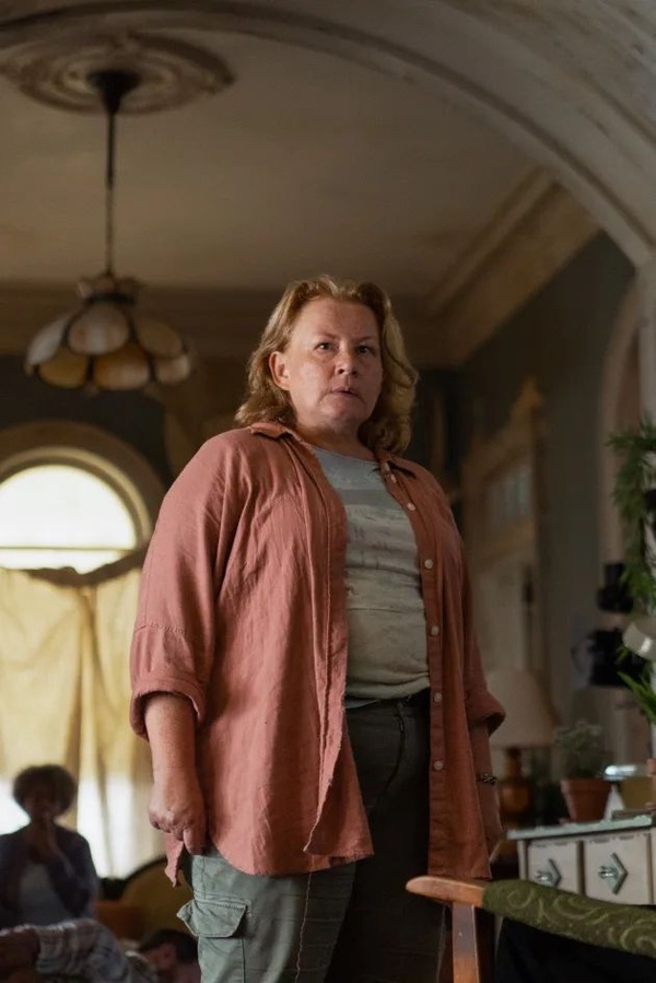 FROM: trama, personaggi, segreti del successo. Tutto sulla geniale serie di Paramount+