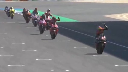 Vinales rovina tutto all'ultimo giro e lascia via libera a Espargaro. Bagnaia secondo.