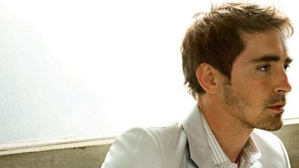 Lee Pace sarA  il protagonista di Prisoner of War