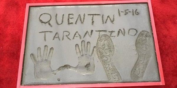 Tarantino lascia le sue impronte al Chinese Theatre di Hollywood!