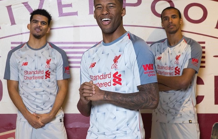 Il Liverpool svela la terza maglia su PES