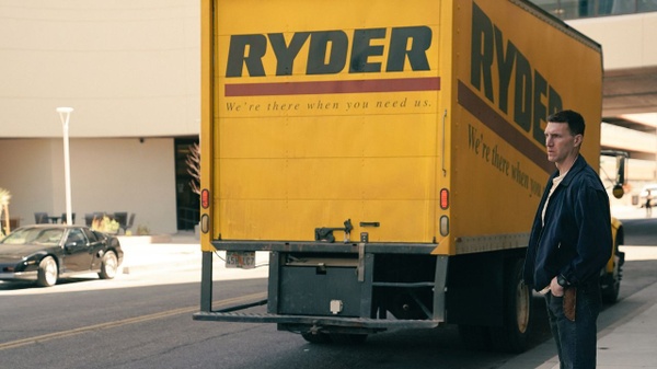 Waco: il processo. Trama e recensione della nuova miniserie di Paramount+