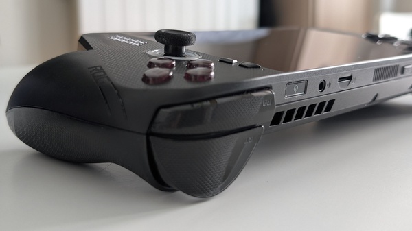 ROG Xbox Ally X: quando un PC portatile indossa il joypad di Xbox. La recensione