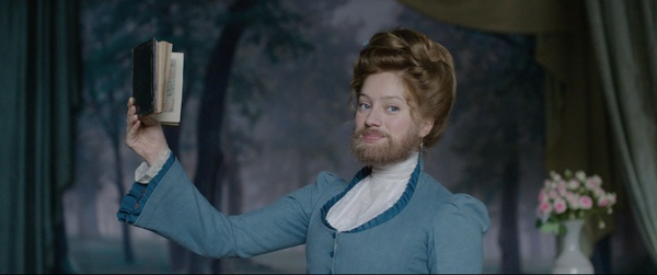 Intervista a Nadia Tereszkiewicz, protagonista di Rosalie: "sogno di lavorare con Alice Rohrwacher, sto imparando l