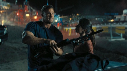 Alan Ritchson Navy SEAL nel film bellico prodotto da Stallone