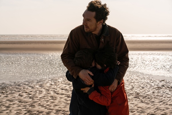 Benedict Cumberbatch “Come molti colleghi, sono attratto dai ruoli estremi e dolorosi” come quello di The Thing with Feathers