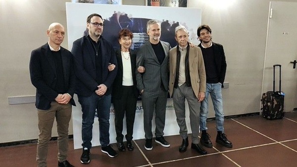 Univideo - Il lusso di essere disconnessi e la cultura del fisico