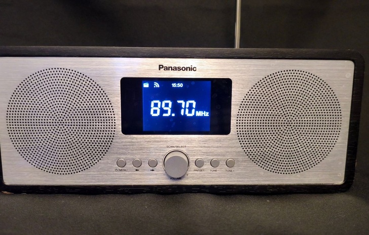 Panasonic RFD40 Prova della radio digitale e analogica