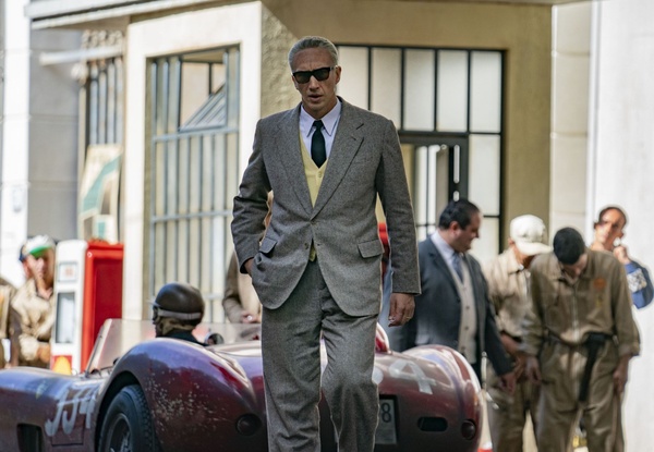 Ferrari, recensione: niente rombo, uno sbiadito rosso Ferrari