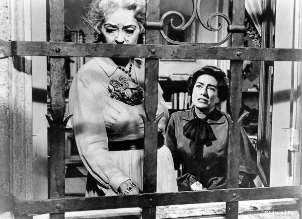 Che fine ha fatto Baby Jane? Ricordiamo il capolavoro con Bette Davis e Joan Crawford