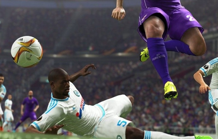 PES 2016 delinea due update tra cui le formazioni