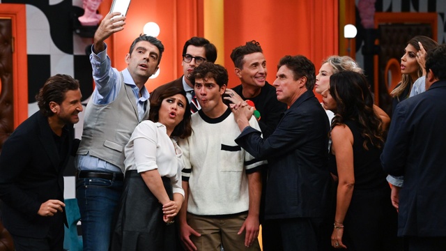 LOL Chi ride è fuori 5 da oggi su Prime Video tutto quello che cè da sapere e i primi pareri