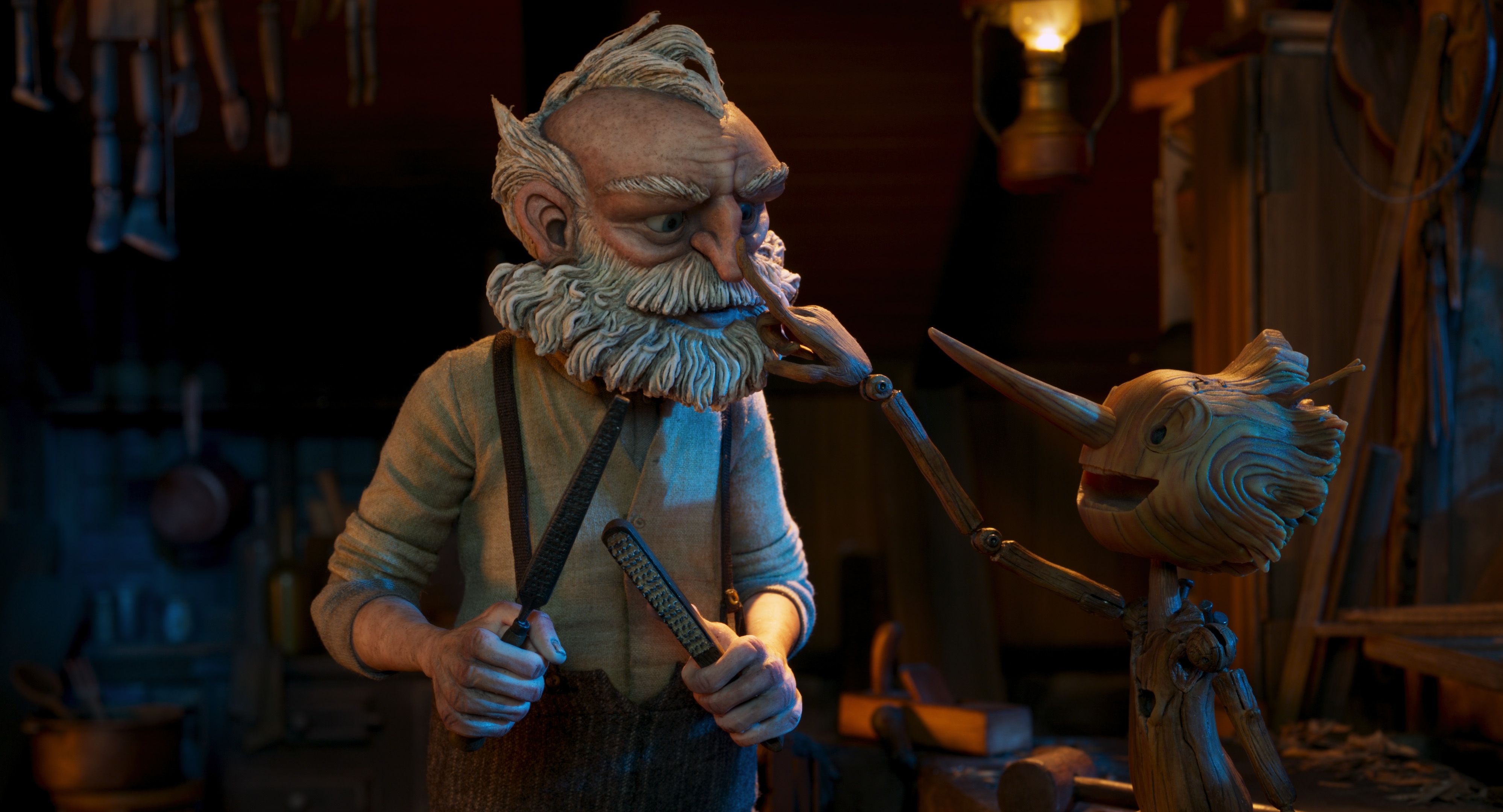 Pinocchio di Guillermo del Toro, recensione: quasi un capolavoro