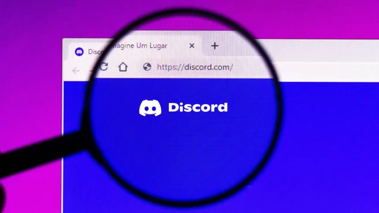 Discord lotta ai Bot che minano dati