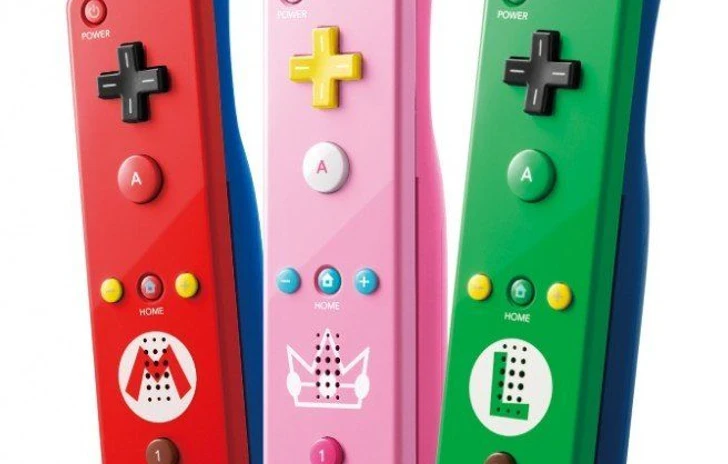 Nintendo annuncia il nuovo Wii Remote Plus dedicato alla principessa Peach