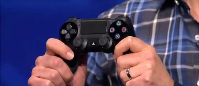 Il nuovo Firmware di PS4 e il LED del controller