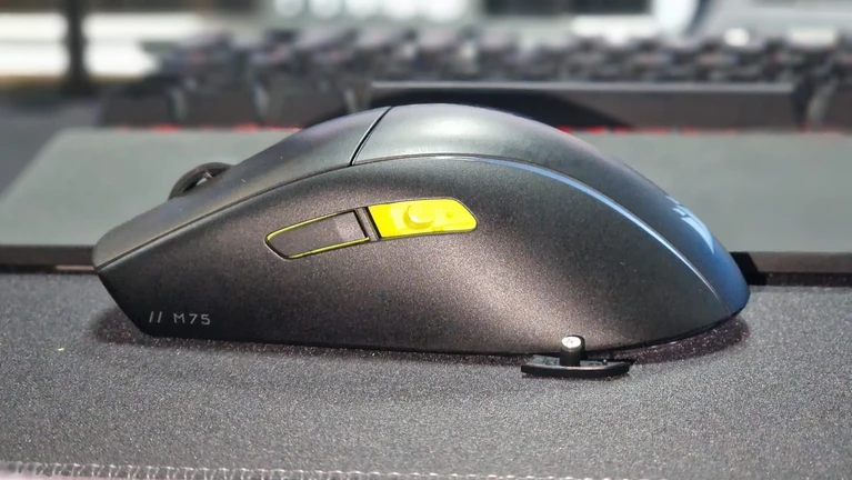 Corsair M75, il mouse da gaming diventa elegante