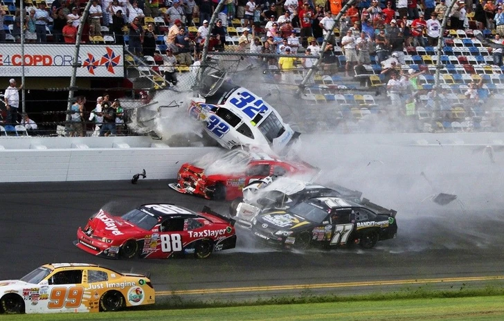 La licenza per NASCAR passa di mano