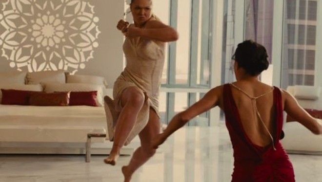 Una featurette ci mostra i retroscena del combattimento di Letty in Fast  Furious 7