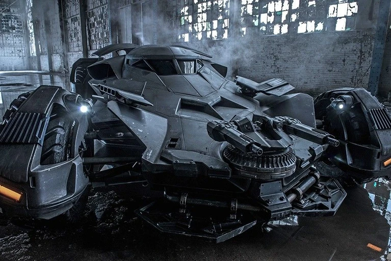 ComicCon 2015 Zack Snyder si presenta a bordo della Batmobile