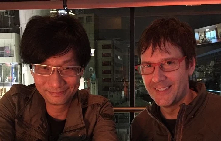 Kojima in una foto con Mark Cerny di Sony