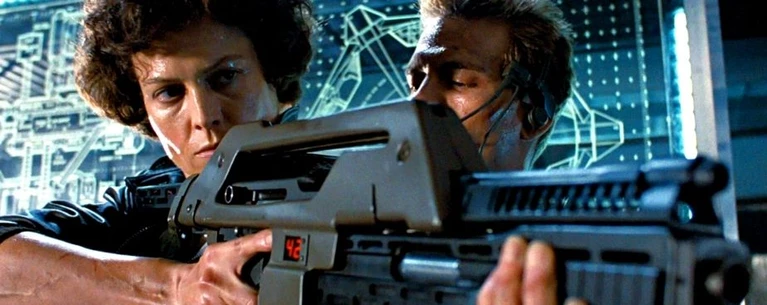 Neil Blomkamp ci fa vedere il fucile M41A per il suo Alien