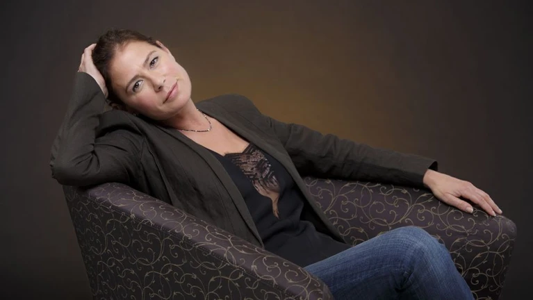 GG16Maura Tierney vince il premio come Miglior attrice non protagonista in una serie TV