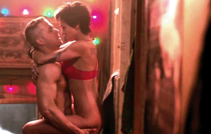 Ryan Reynolds e Morena Baccarin completamente nudi nel nuovo poster di Deadpool