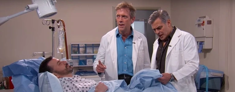 ER incontra Dr House George Clooney e Hugh Laurie insieme in sala operatoria